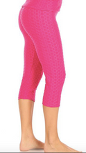 Load image into Gallery viewer, HIGH WAISTED BUTT LIFTING CAPRI LEGGINGS- CORAL - C&amp;C Boutique
