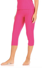 Load image into Gallery viewer, HIGH WAISTED BUTT LIFTING CAPRI LEGGINGS- CORAL - C&amp;C Boutique
