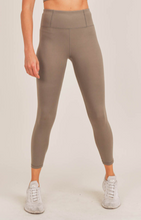 Load image into Gallery viewer, ESSENTIAL LEGGINGS WITH BACK POCKET- MOCHA - C&amp;C Boutique
